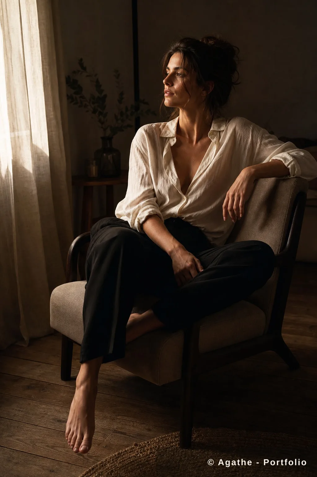 Portrait intime habillé dans une lumière douce