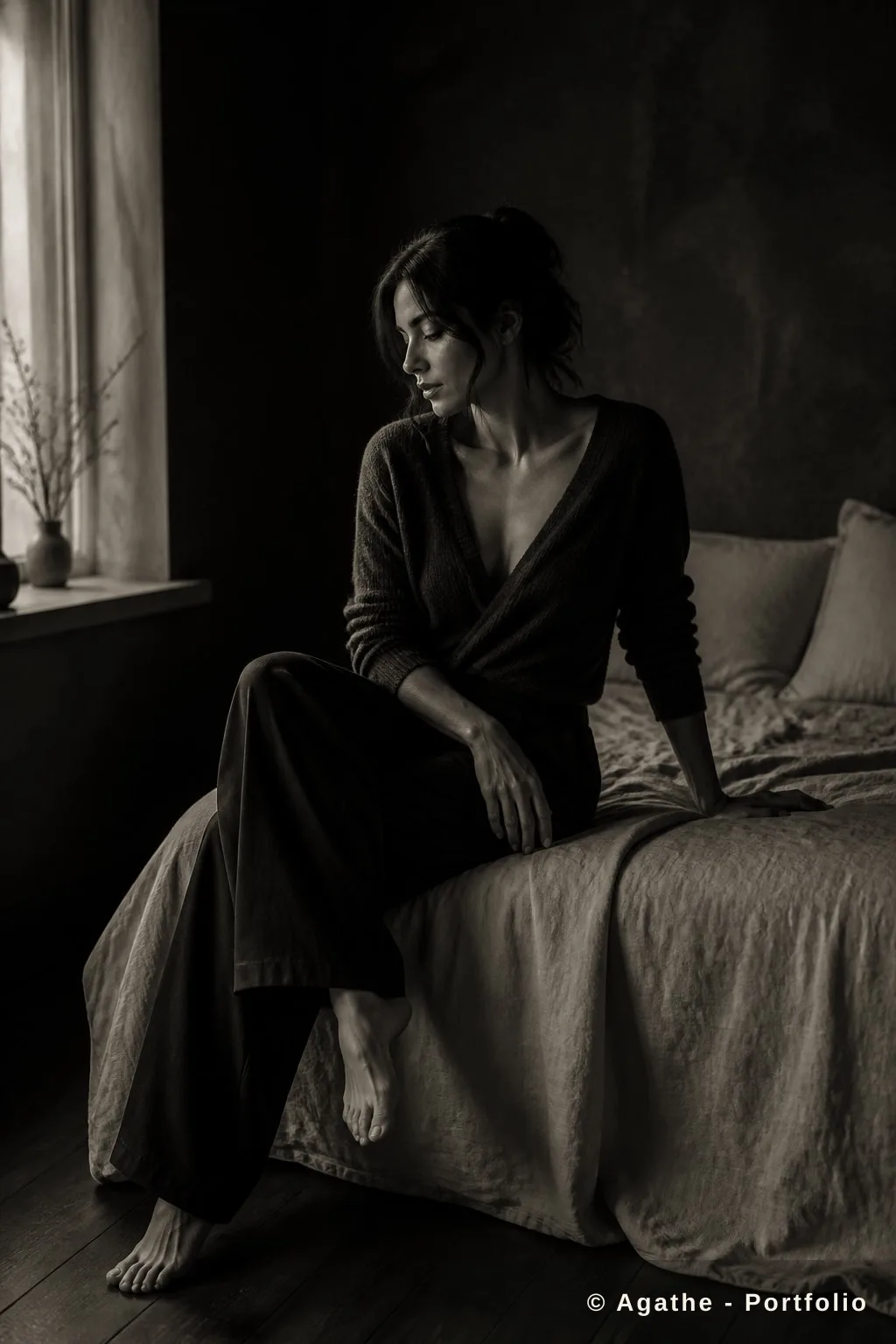 Portrait boudoir habillé en lumière douce