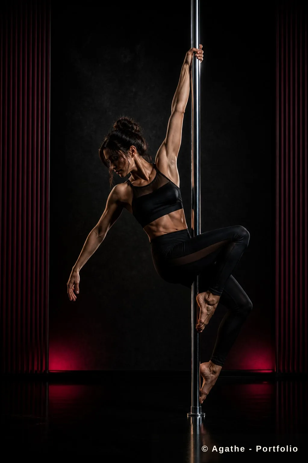 Détail de posture pole en clair-obscur